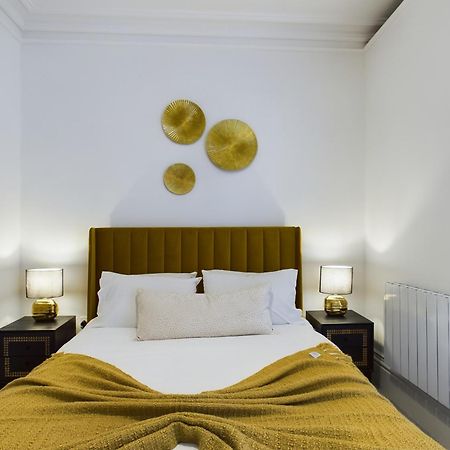 Belle Vue Regency King Size W Free Parking Apartment เชลเทนแฮม ภายนอก รูปภาพ